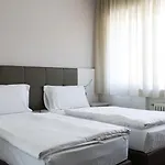 Ariston Otel 3*
